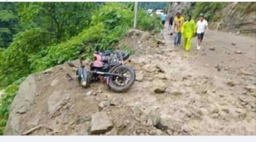 सिद्धबाबा पहिरोमा परी श्रीमानको ज्यान गयो, श्रीमती घाइते