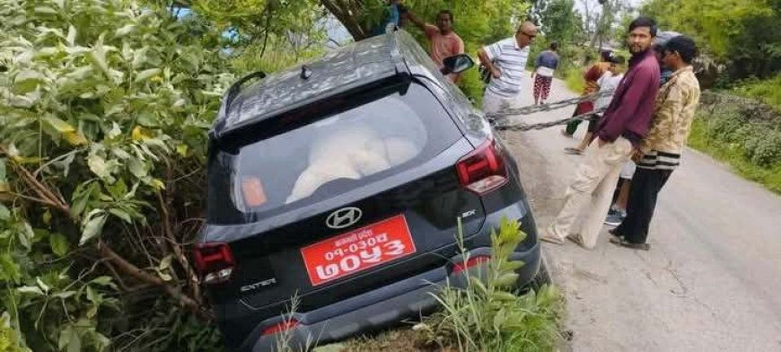 अर्घाखाँचीमा कार दुर्घटना