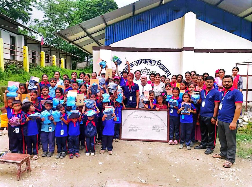 पौडेलद्वारा विद्यालयलाई ५१ हजार आर्थिक सहयोग